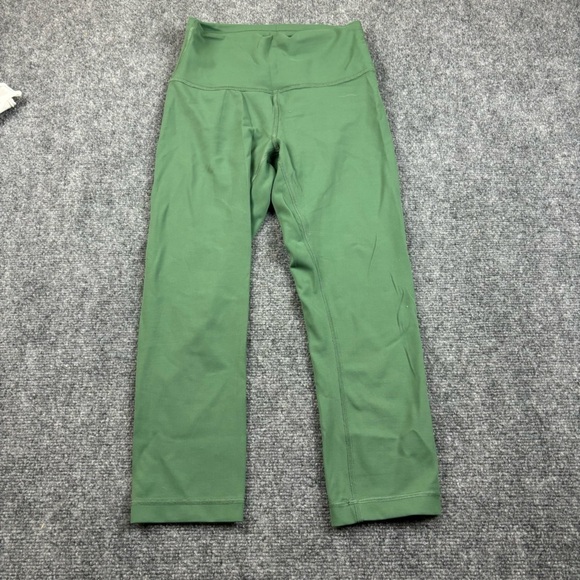 LULULEMON Women’s Green Cropped athletic Leggings Luon size: 6 - Picture 1 of 8
